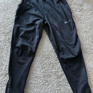 Nike Pro Dri-FIT Standard Fit Pants in Black